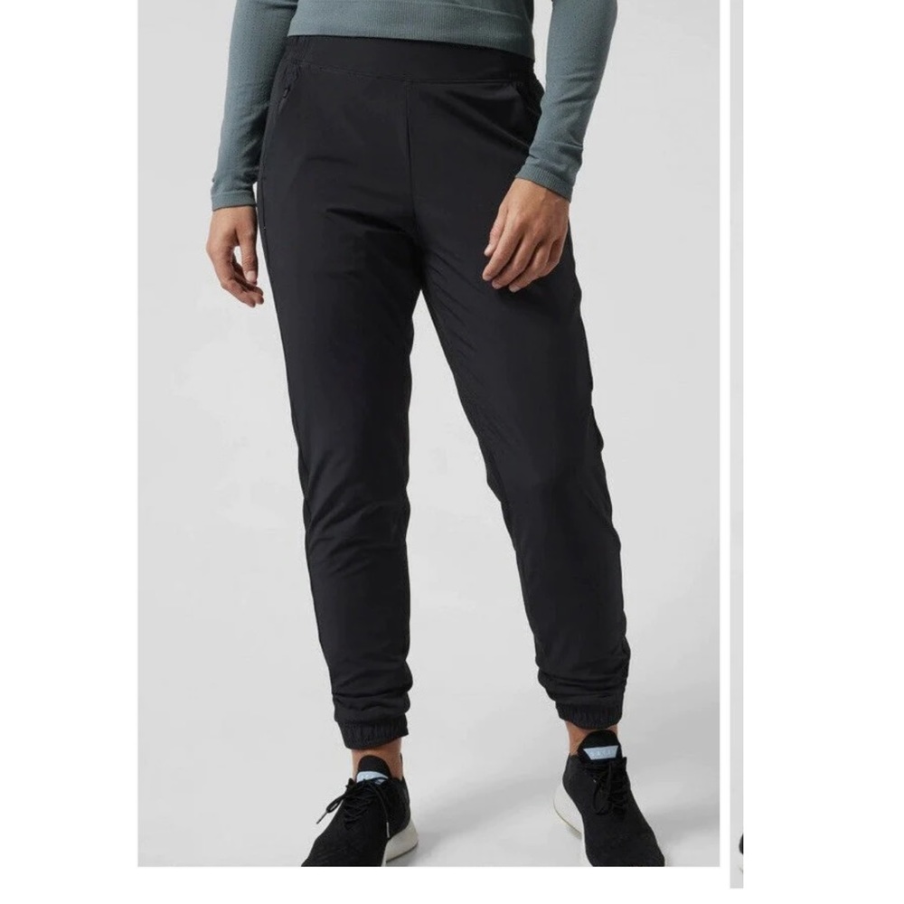 Athleta Textured Brooklyn Jogger size 8 black, great condition